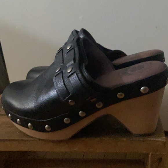 New* Lucky Brand Leather Clogs - Picture 6 of 8